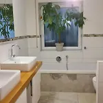 דירה Exklusive Mit Herrlicher Terrasse Und Garten *