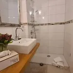 Exklusive Mit Herrlicher Terrasse Und Garten דירה *