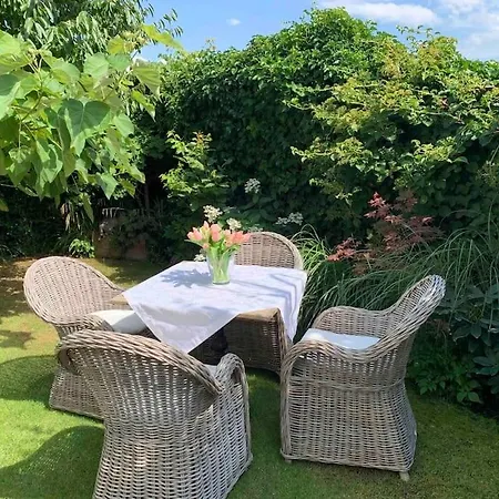 Exklusive Mit Herrlicher Terrasse Und Garten Appartement *