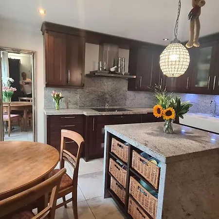 Exklusive Mit Herrlicher Terrasse Und Garten Appartement Ludwigsbourg