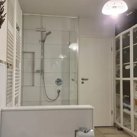 Exklusive Mit Herrlicher Terrasse Und Garten *