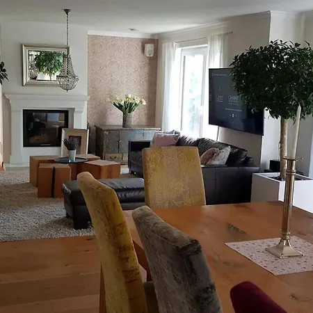 Exklusive Mit Herrlicher Terrasse Und Garten Appartement Ludwigsbourg